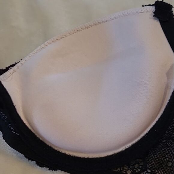 Sz 34A black lacy bra - Picture 7 of 7
